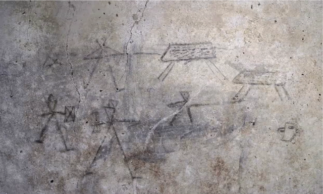 گرافیتی که اخیراً کشف شده و گلادیاتورها را نشان می‌دهد، تصور می‌شود که توسط کودکان انجام شده باشد. عکس: Parco Archeologico Pompei